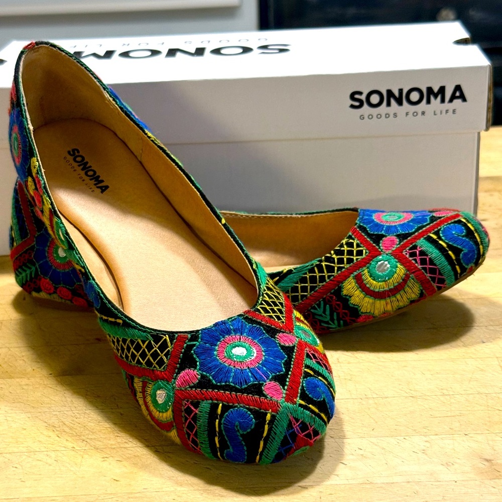Embroidered, Sonoma Flats New In Box